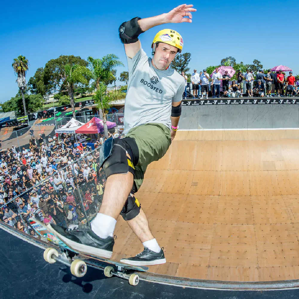 187-Elbow-Pad-Lifestyle