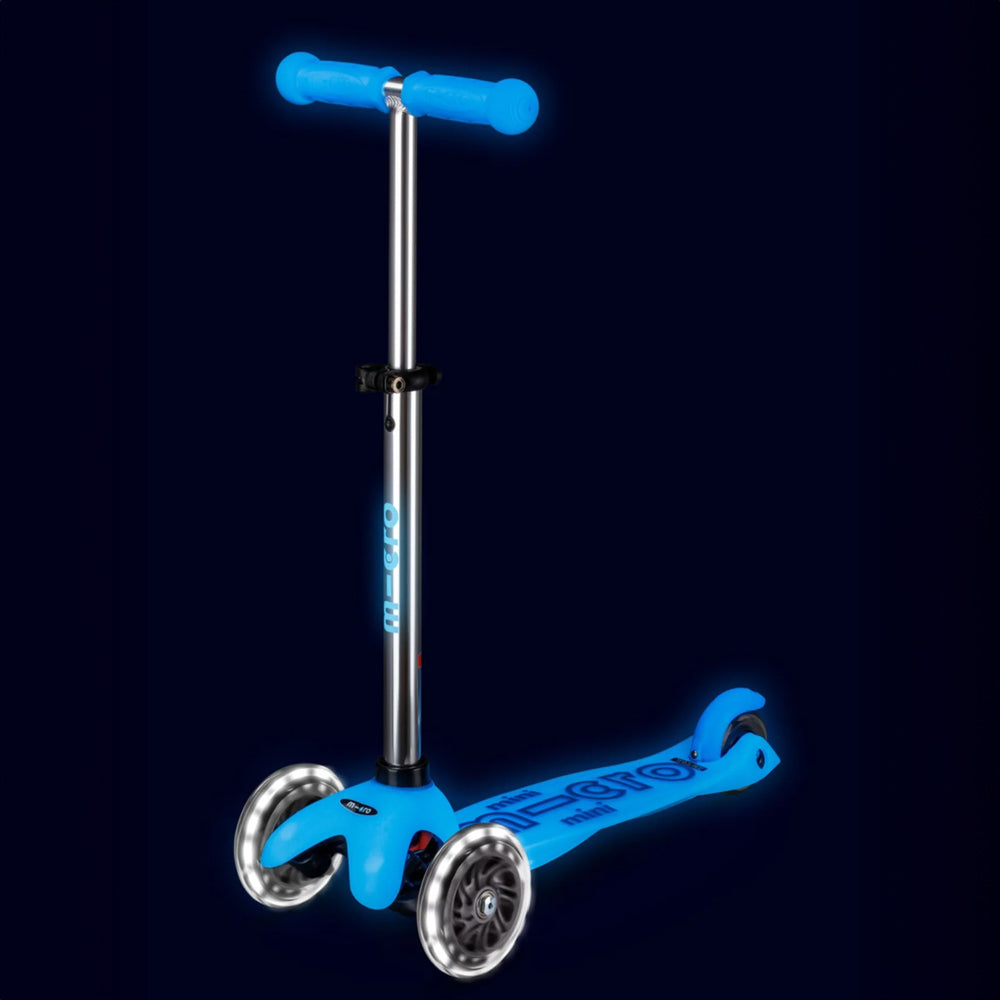 Micro-Mini-Deluxe-Glow-LED-Scooter-Artic-Blue-Glow