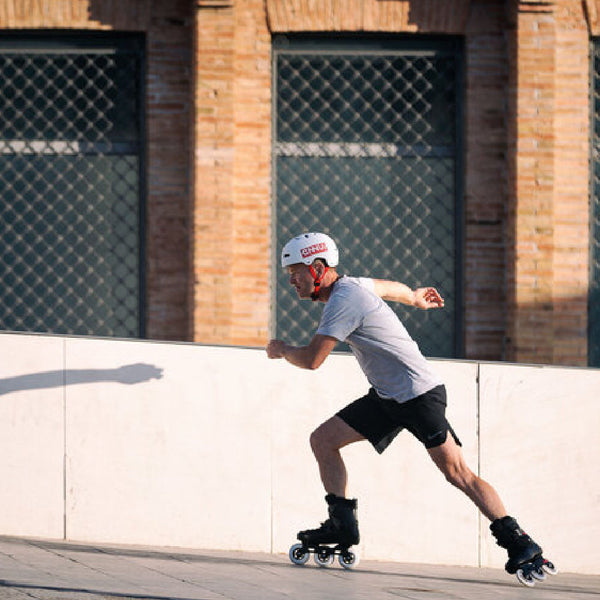 Powerslide-zoom-black-100-Lifestyle