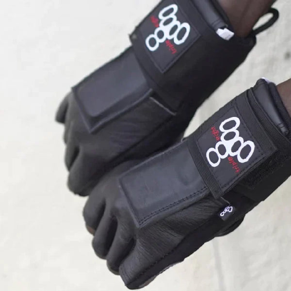 TRIPLE-8-Hired-Hands-Gloves-Lifestyle